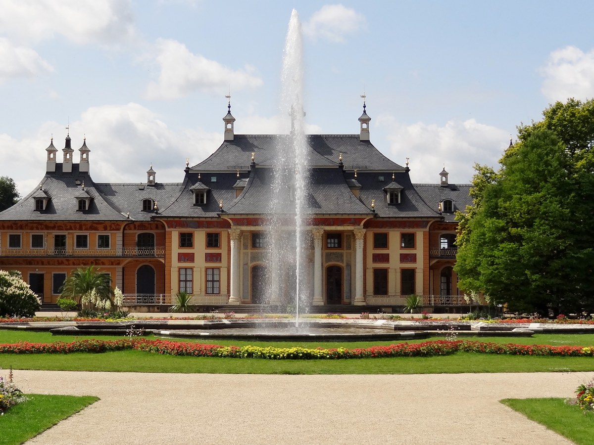 Schlossanlage Pillnitz an der Elbe